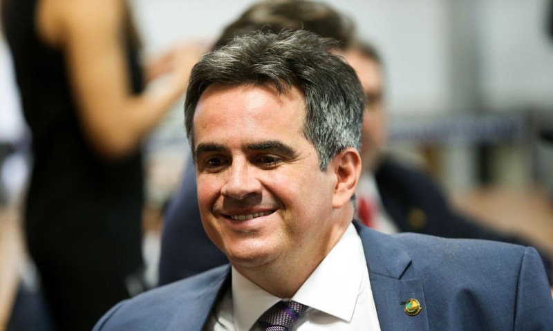 Após encontro com Bolsonaro, Ciro Nogueira aceita chefia da Casa Civil