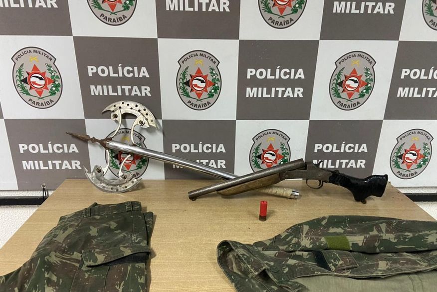 Polícia Militar da Paraíba apreende arma e machado que seriam utilizados em homicídio