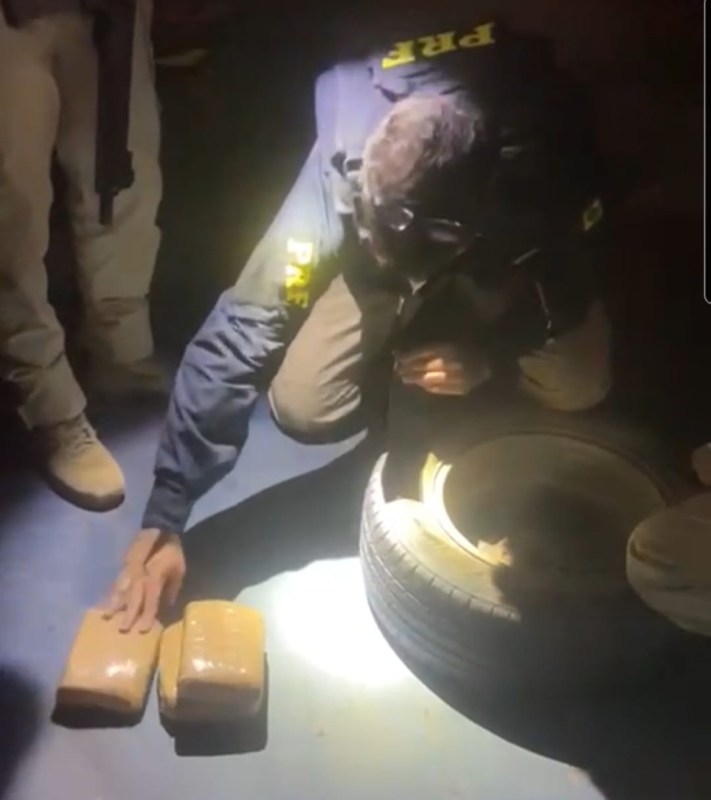 Casal é preso em shopping com carga de crack avaliada em R$ 110 mil