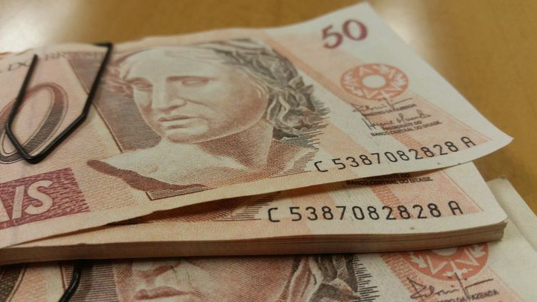 Atualização do CadÚnico será necessária para receber Auxílio Brasil