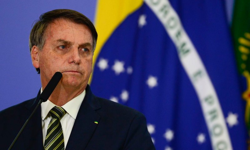 Bolsonaro pedirá impeachment de Barroso e Alexandre de Moraes