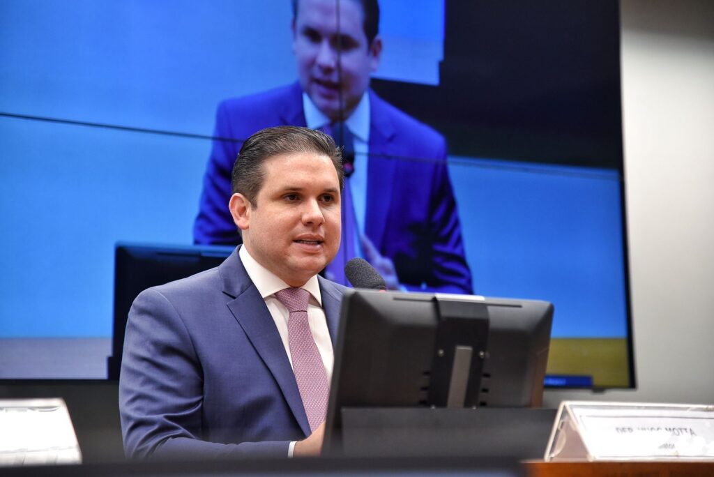 Hugo Motta é relator da PEC dos Precatórios