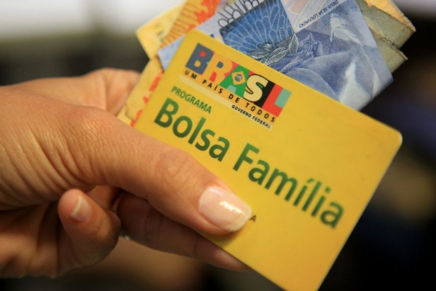 Orçamento de 2022 é enviado com ‘meteoro’ de precatórios e sem Bolsa Família turbinado