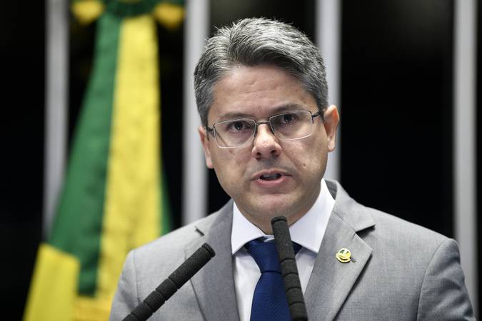 Cidadania respeitará decisão de João Azêvedo, afirma senador
