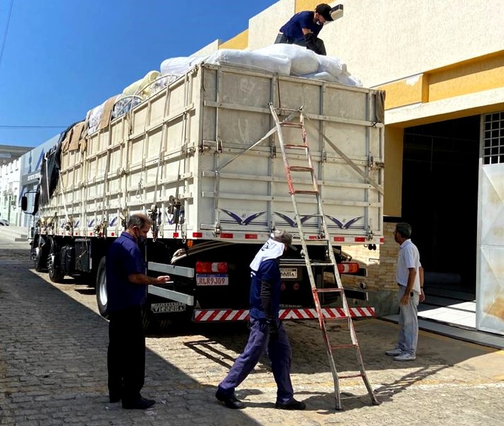 Dois veículos são apreendidos com cargas irregulares avaliadas em mais de R$ 1 milhão, na Paraíba