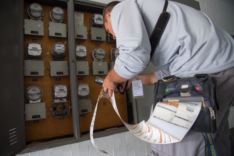 Comissão de Fiscalização discute reajuste na conta de energia elétrica