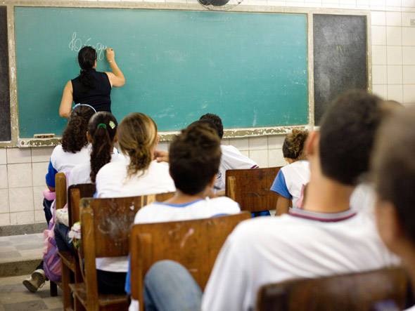 Alagoa Grande deve aplicar piso nacional de professor