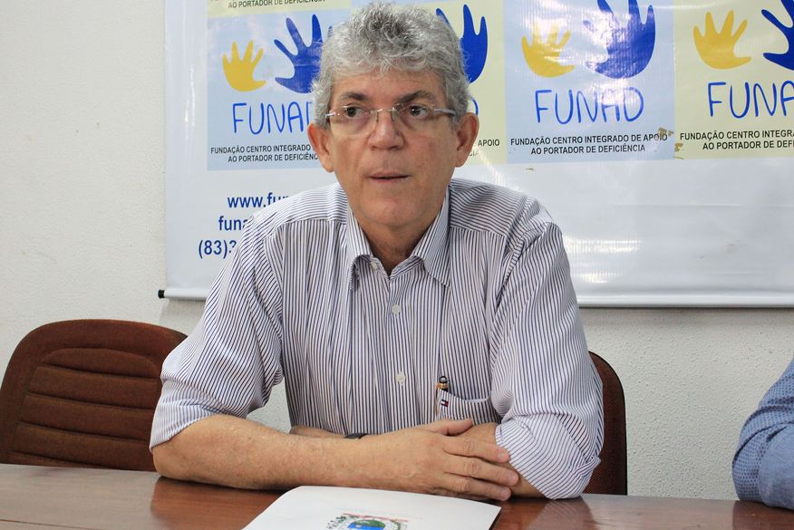 Justiça Eleitoral dá prazo de três dias para Ricardo Coutinho apresentar certidão negativa de inelegibilidade