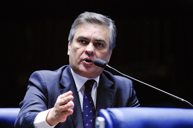 Cássio Cunha Lima quebra silêncio sobre encontro do PSDB em Brasília