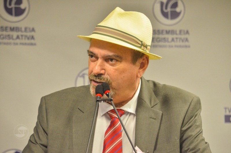 Jeová encurta licença e retorna à Assembleia Legislativa