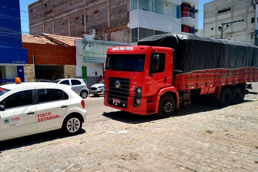 Secretaria da Fazenda apreende no Sertão da Paraíba carga de R$ 40 mil com 20 toneladas de ração animal sem documento fiscal