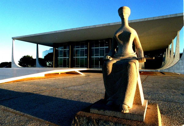 STF mantém proibição de showmícios em eleições