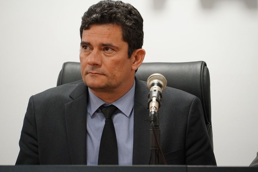 Moro sai com 11% na primeira pesquisa