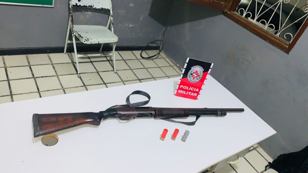 PM prende homem na zona rural de Paulista por posse ilegal de arma de fogo