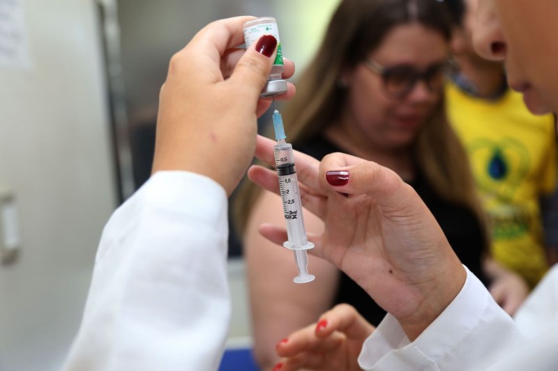 Covid-19: Ministério da Saúde faz consulta pública sobre vacinação de crianças