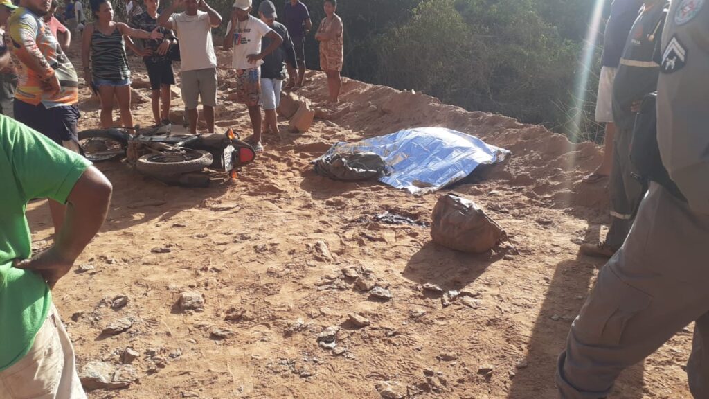 Tragédia: Casal ‘fura bloqueio’ e morre após ser atingido por estilhaços de explosão, na Paraíba