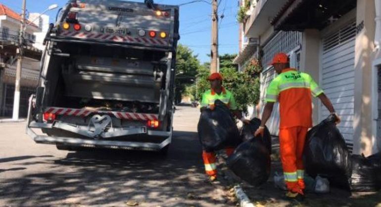 Prefeitos têm até o fim do ano para cobrar moradores por coleta de lixo