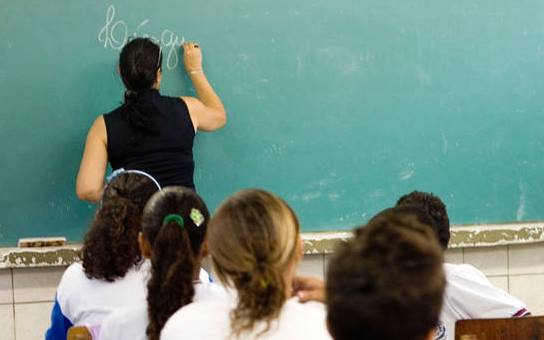 Estado divulga lista de professores de Pombal e outros municípios que vão receber 14º e 15º salários; VEJA!