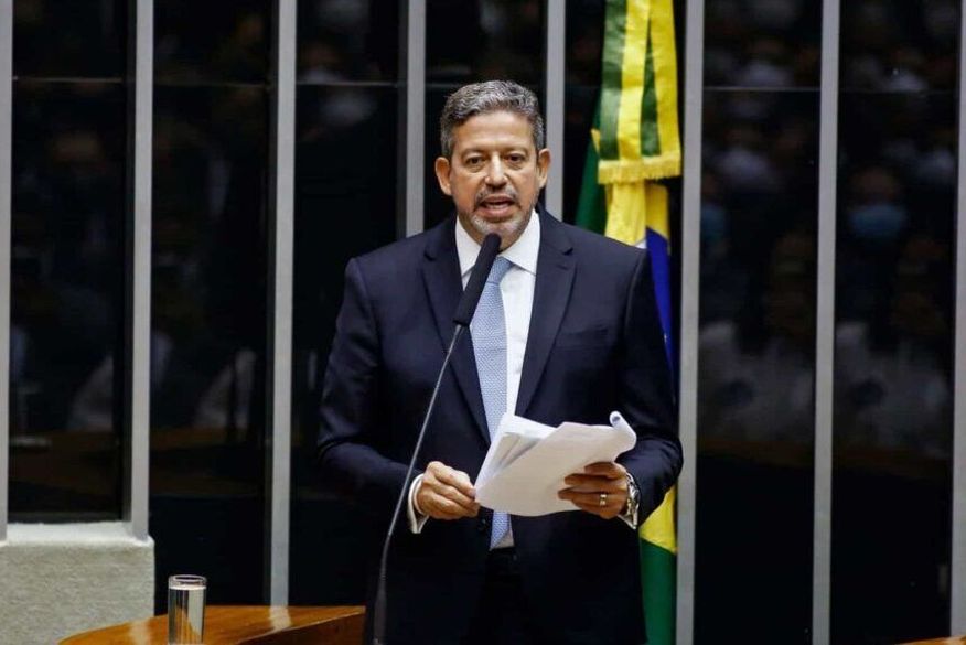 Lira cobra do Senado solução para baixar gasolina e diz que governadores miram eleição