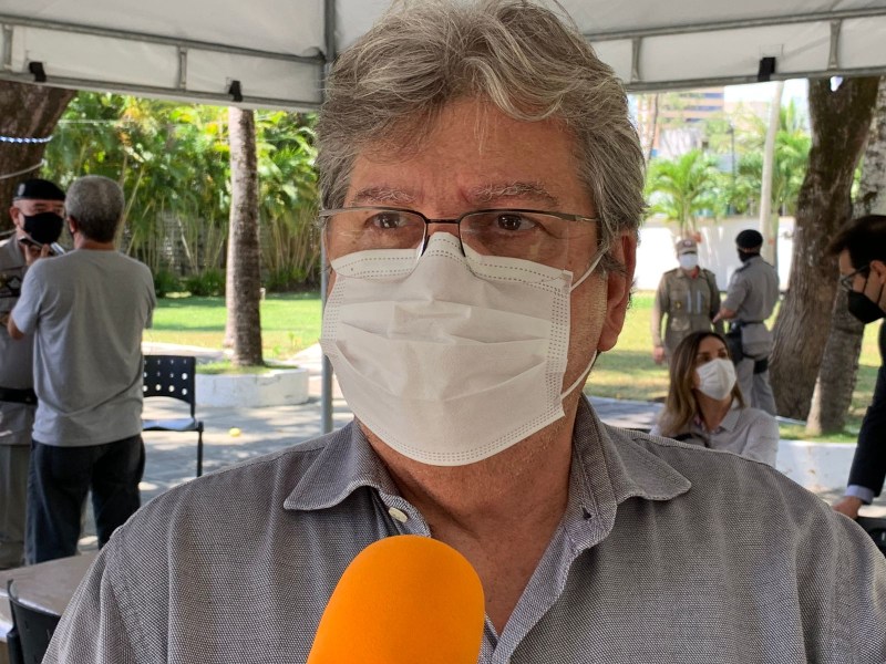 João acata pleito de entidades policiais e anuncia incorporação de 100% da bolsa