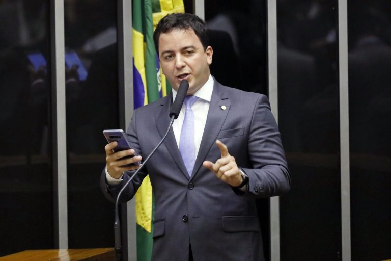 Projeto limita corte de água por inadimplência de abrigos de animais