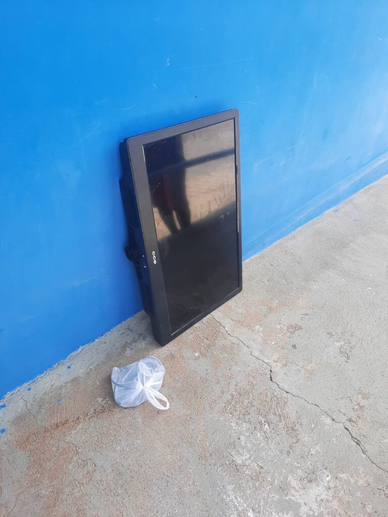 Após furto em PSF, ladrão ‘arrependido’ devolve aparelho de TV na cidade de Pombal