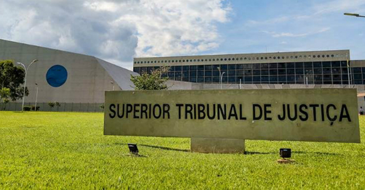 Ministro do STJ nega pedido de advogado para suspender passaporte da vacina na PB