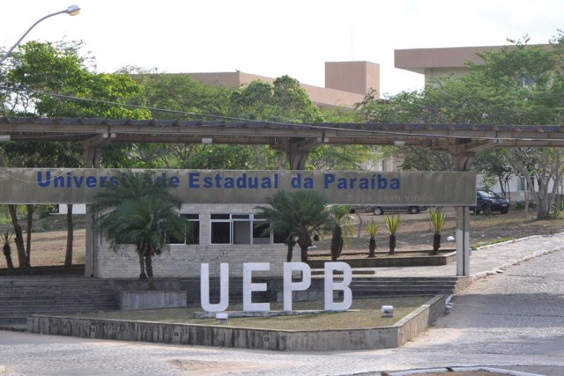 Estudantes da UEPB agendam protestos e clamam por volta às aulas presenciais