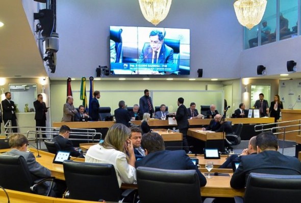Janela partidária: deputados se preparam para trocar de legendas; veja mudanças
