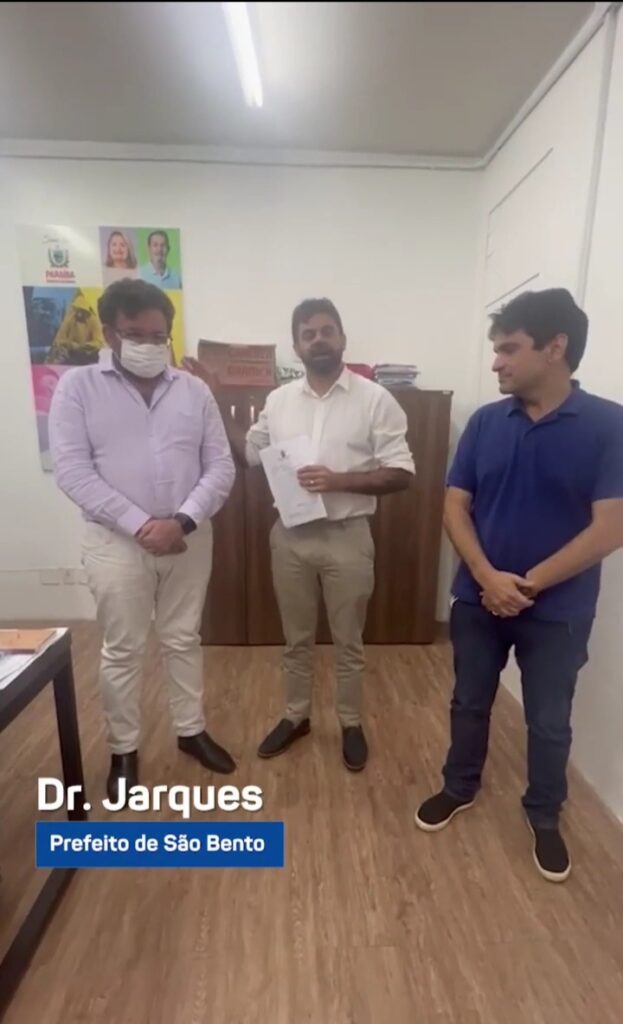 Prefeito de São Bento se reúne com secretário estadual da Educação em busca de melhorias para a Educação do município