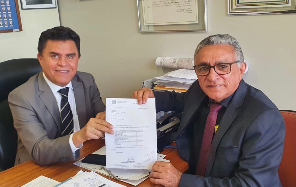 Wilson Santiago destina R$ 2 milhões para perfuração de poços e sistema de abastecimento d’água em 11 municípios do Sertão