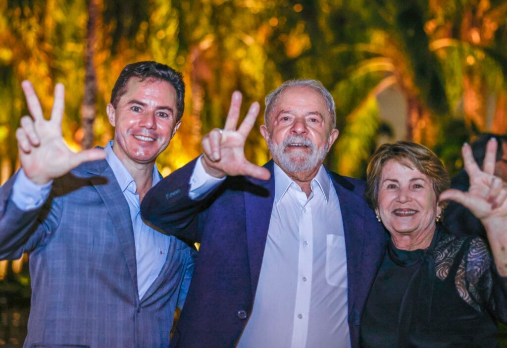 Após jantar com Lula, Veneziano aceita convite do petista e participa do Acampamento Terra Livre, em Brasília