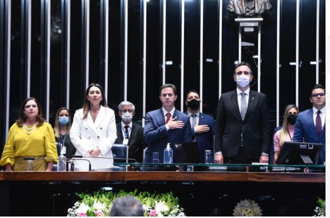 Durante promulgação de PEC que promove candidaturas femininas, Veneziano defende maior participação das mulheres na política
