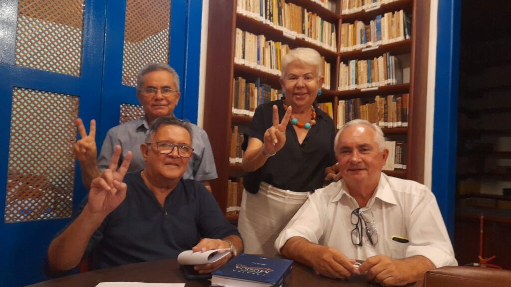 Colunista do Política Paraibana vence eleição da academia paraibana de letras