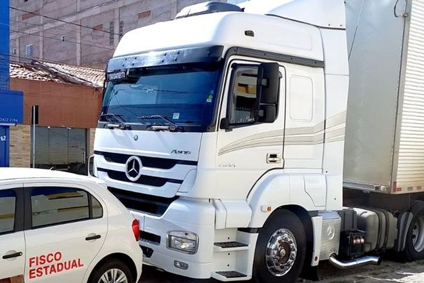 Fiscalização apreende brinquedos, tapetes e meias sem nota fiscal em Patos, na Paraíba