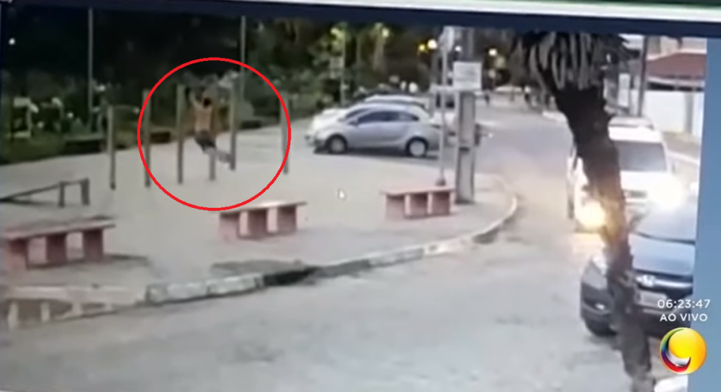 Servidor do TCE-PB morre após cair de barra de exercícios em parque de João Pessoa; vídeo