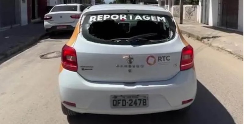 Carro de reportagem de afiliada do SBT é apedrejado na Paraíba