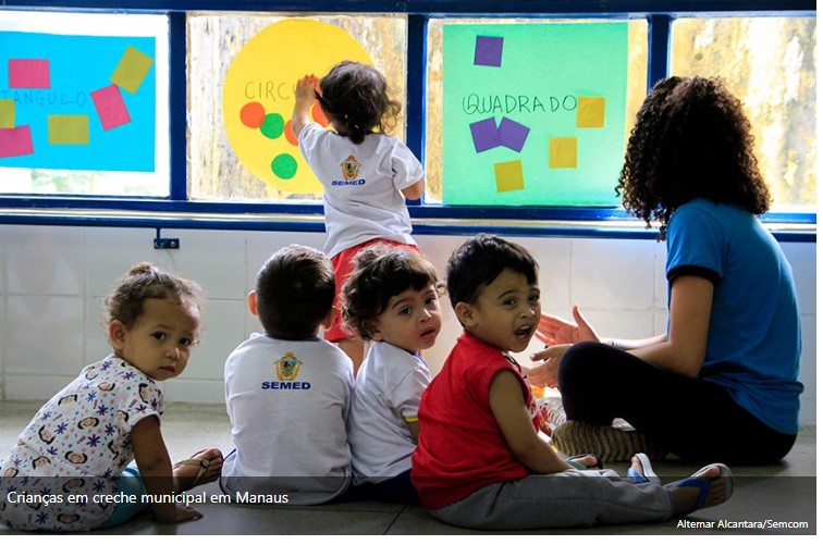 Projeto inclui oferta de creche como critério de avaliação no ensino superior