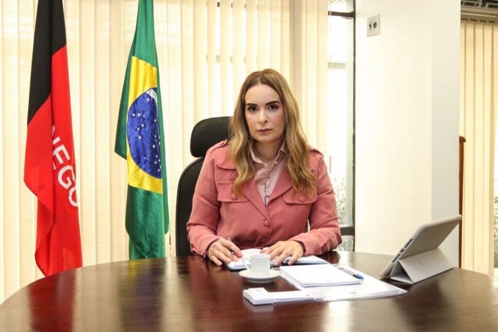 Aliada de Bolsonaro, Daniella Ribeiro segue novamente orientações do Planalto e não assina CPI do MEC