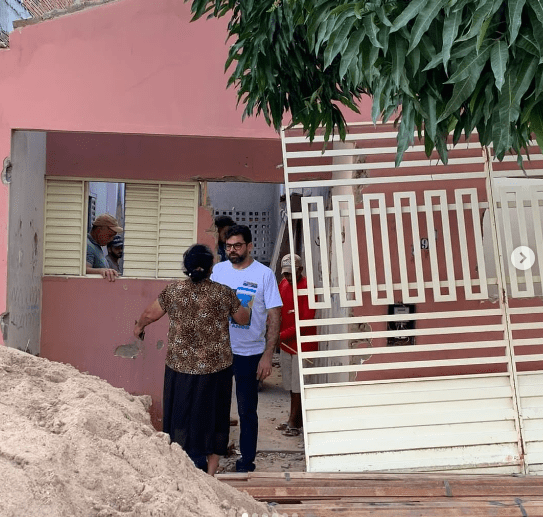 Prefeitura de São Bento realiza reforma de residência de família que perdeu quase tudo em incêndio acidental