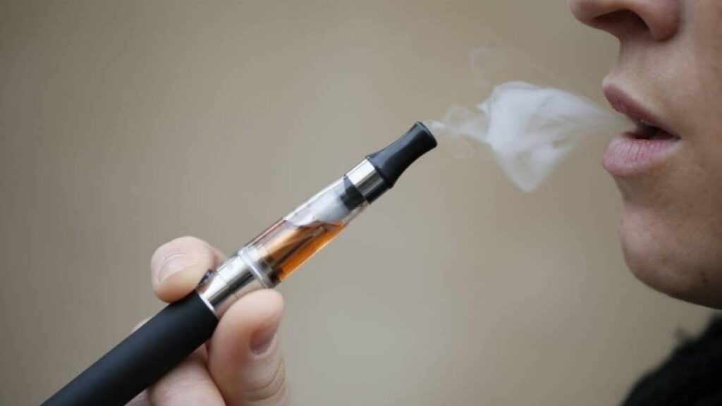 Agevisa pune quem permitir utilização de cigarros eletrônicos em recintos de uso coletivo, na Paraíba