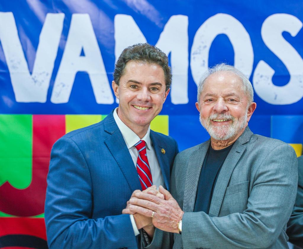 Veneziano confirma ao lado de Lula a presença do petista na Paraíba no dia 04/08; veja detalhes