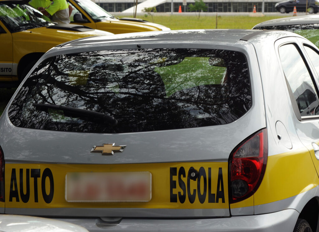 Autoescolas da Paraíba passam a aplicar provas de legislação de trânsito para obter CNH