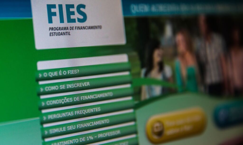 Renegociação de dívidas com Fies terá até 99% de desconto, anuncia Lula