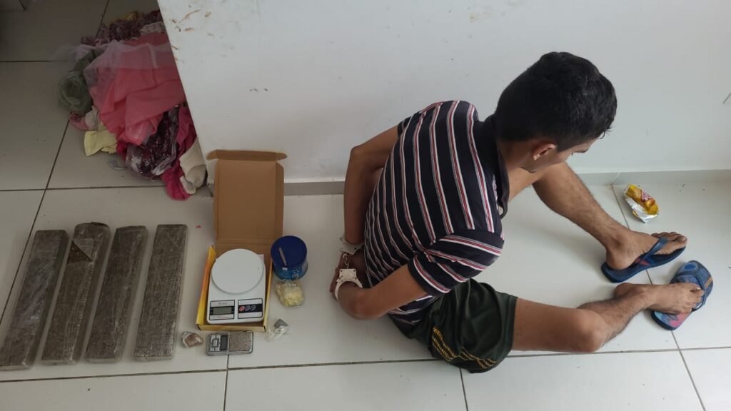 Operação do Gaeco e Polícia Militar prende casal de foragidos e apreende mais de 20 kg de drogas, na Paraíba