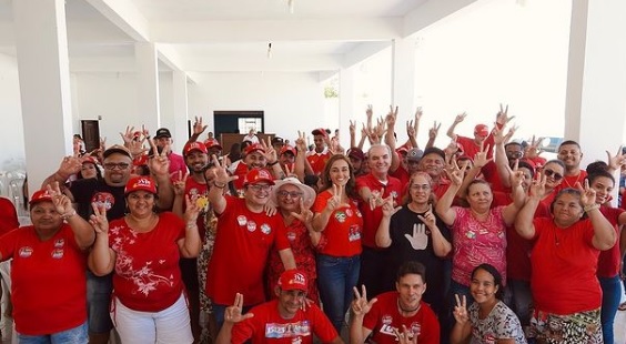 Ana Cláudia e Mikika Leitão são recebidos com carinho e votos de confiança pela população de Monteiro