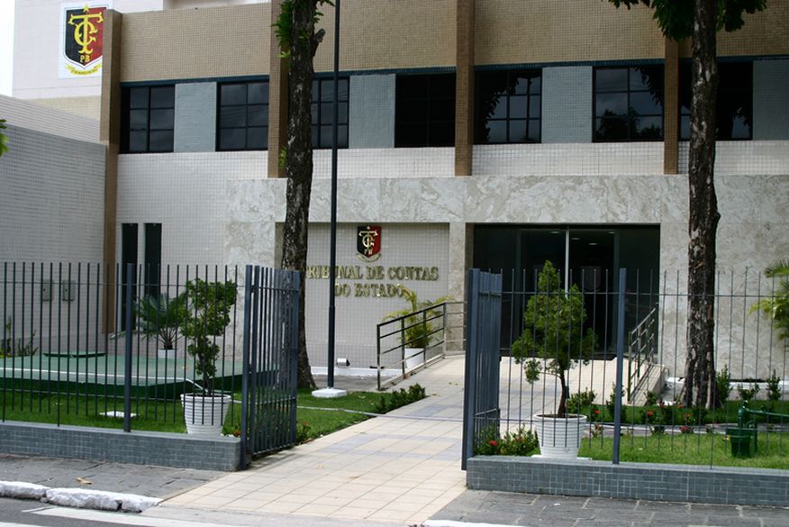 Tribunal de Contas emite relatório sobre gastos com Covid-19 e alerta para R$ 849 milhões ainda não comprovados em despesas nos municípios