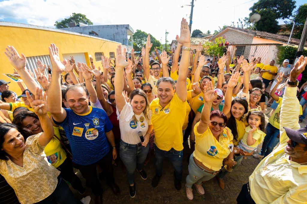 Véspera da eleição mostra que Efraim segue na liderança rumo ao Senado Federal