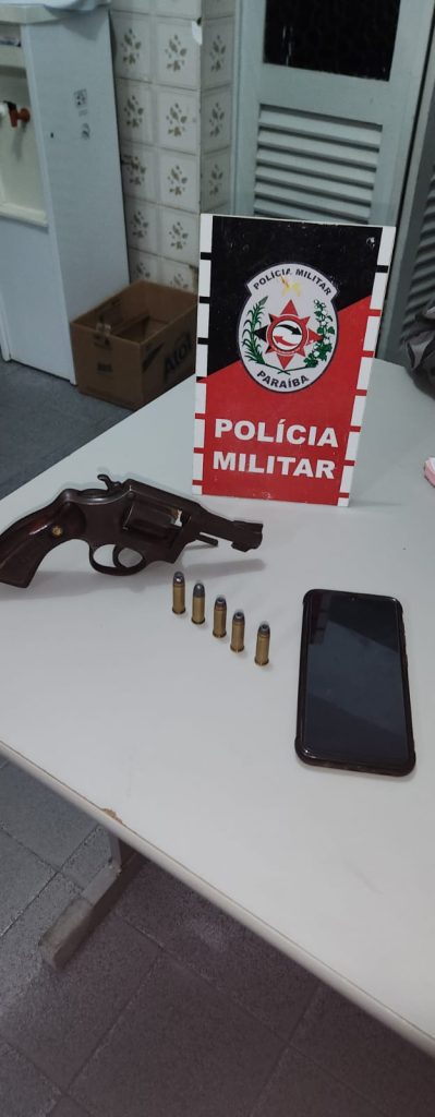 POLICIA MILITAR APREENDE ADOLESCENTE, RECUPERA CELULAR ROUBADO E APREENDE ARMA DE FOGO APOS ASSALTO EM POMBAL.