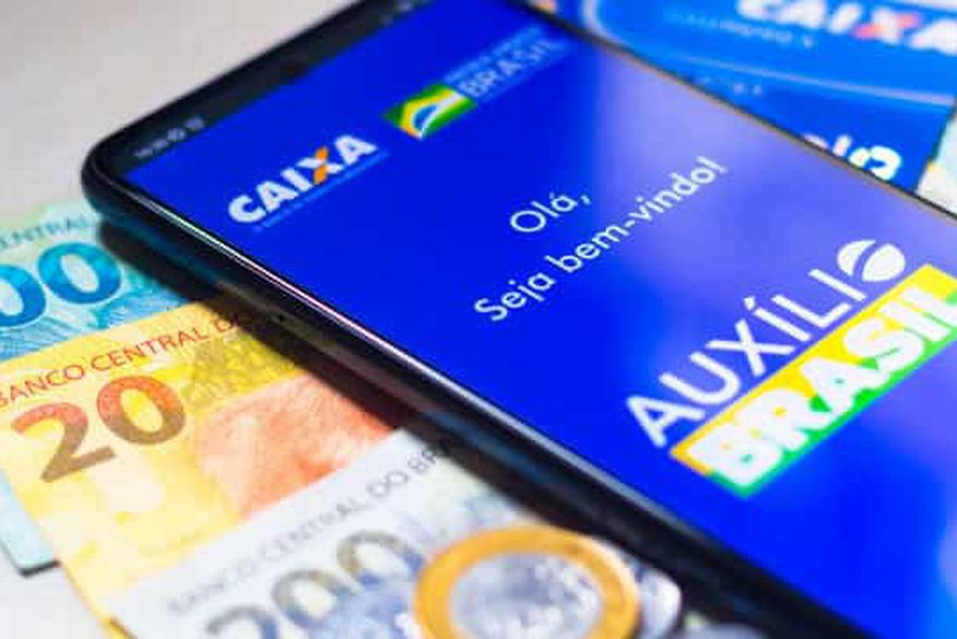 Auxílio Brasil é pago a beneficiários com NIS de final 7